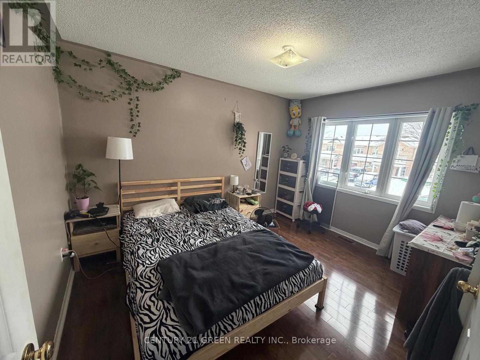 Main & 2nd Level - 68 Seaside Circle, Brampton, Ontario  L6R 2G8 - Photo 12 - W13765318