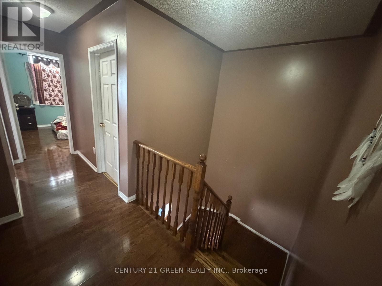 Main & 2nd Level - 68 Seaside Circle, Brampton, Ontario  L6R 2G8 - Photo 17 - W13765318