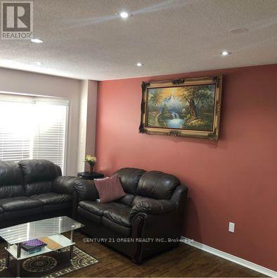 Main & 2nd Level - 68 Seaside Circle, Brampton, Ontario  L6R 2G8 - Photo 7 - W13765318