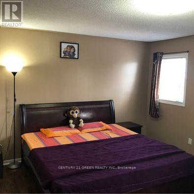 Main & 2nd Level - 68 Seaside Circle, Brampton, Ontario  L6R 2G8 - Photo 8 - W13765318