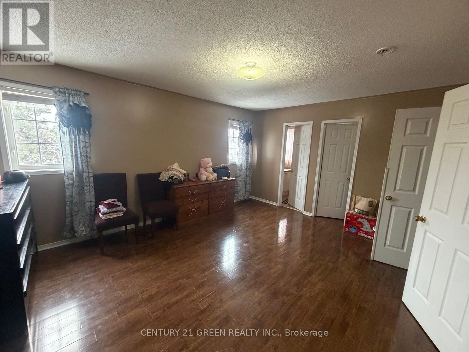 Main & 2nd Level - 68 Seaside Circle, Brampton, Ontario  L6R 2G8 - Photo 9 - W13765318
