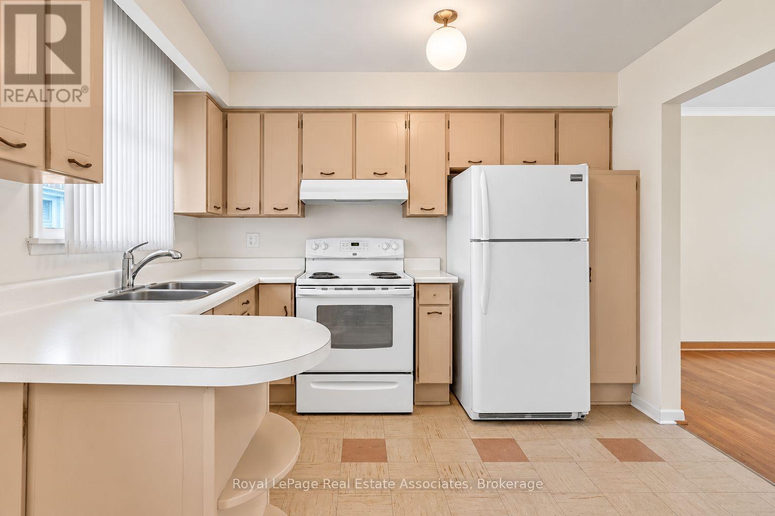 59 Stapleton Drive, Toronto, Ontario  M9R 2Z8 - Photo 15 - W13765340
