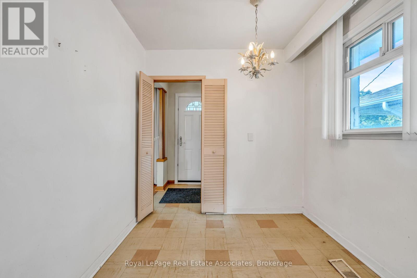 59 Stapleton Drive, Toronto, Ontario  M9R 2Z8 - Photo 17 - W13765340