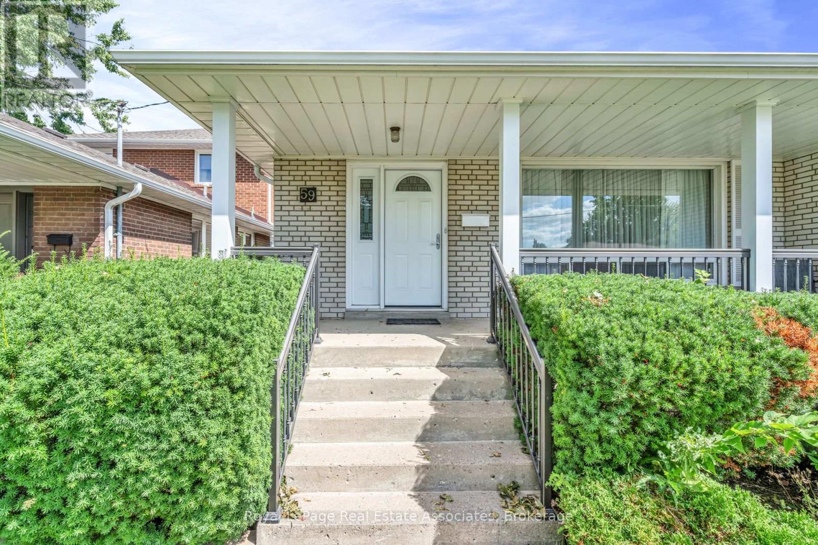 59 Stapleton Drive, Toronto, Ontario  M9R 2Z8 - Photo 3 - W13765340
