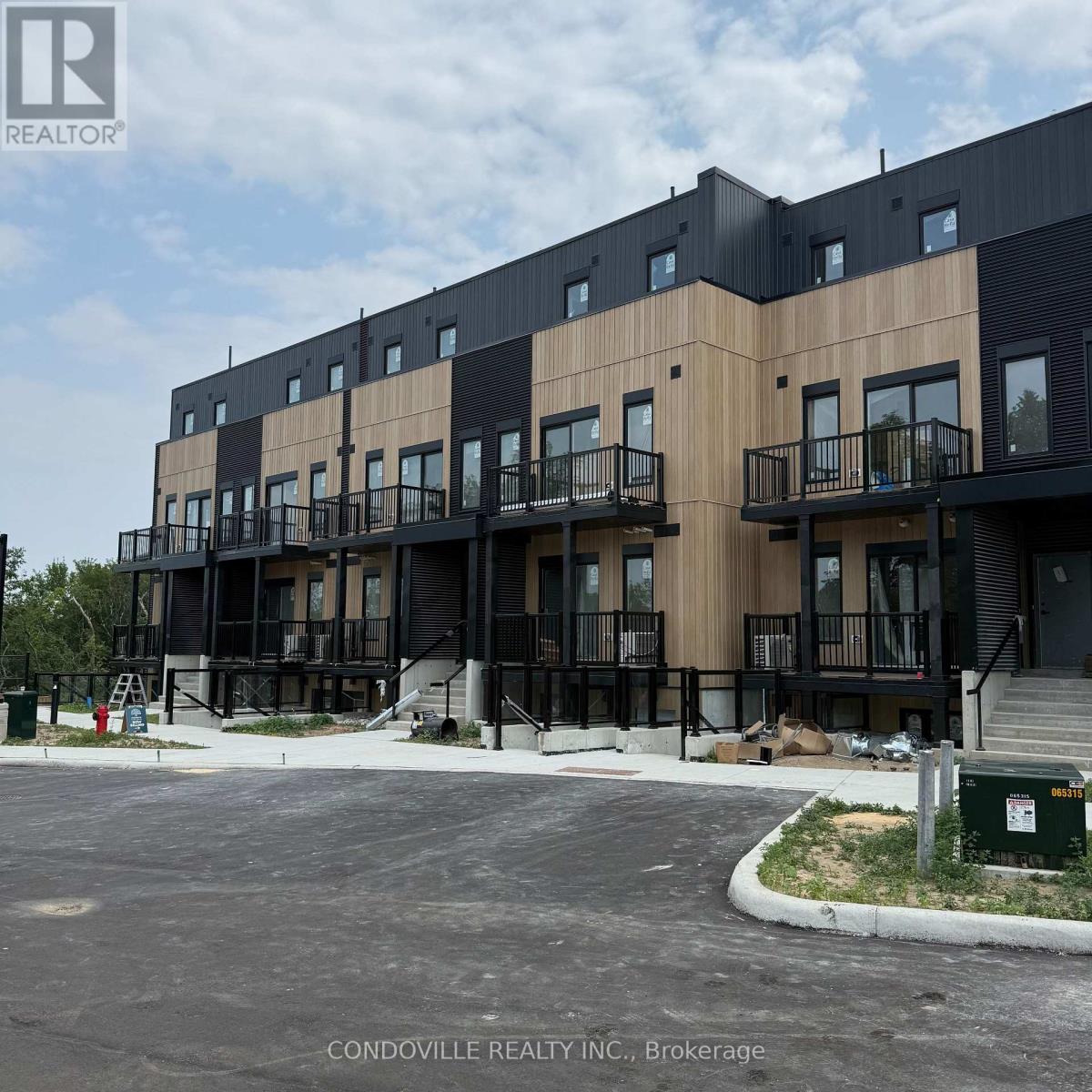 3 - 854 DOON VILLAGE ROAD E, Kitchener, Ontario