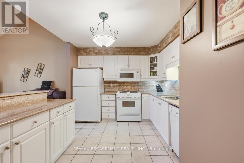 47 Dynasty Avenue, Hamilton, Ontario  L8G 4Z5 - Photo 5 - X13765388