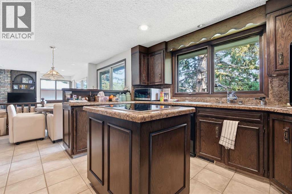 336 Pump Hill Crescent SW, Calgary, Alberta  T2V 4M1 - Photo 7 - A2343454