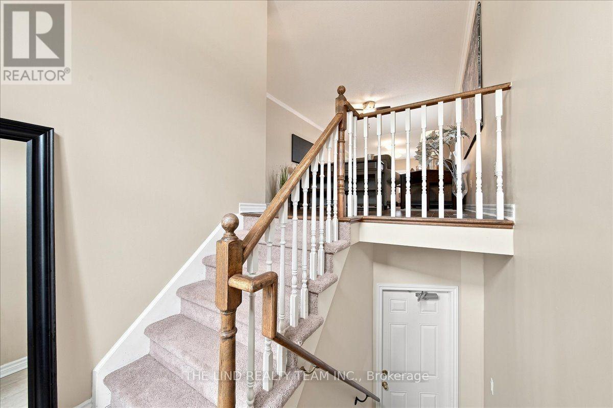 61 Mcintyre Drive, Barrie, Ontario  L4N 5C5 - Photo 8 - S13551422