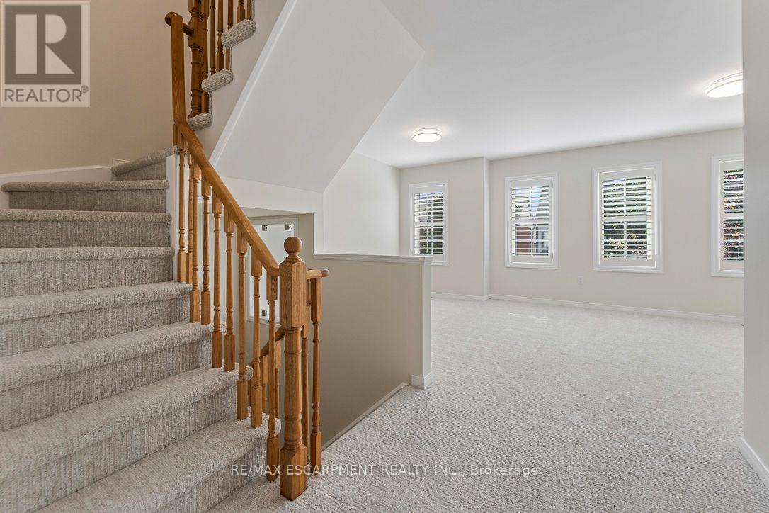 253 Gatwick Drive, Oakville, Ontario  L6H 7K3 - Photo 18 - W13762134