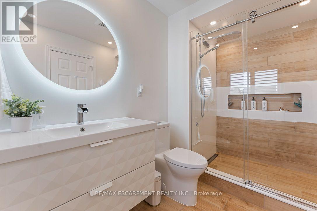 253 Gatwick Drive, Oakville, Ontario  L6H 7K3 - Photo 29 - W13762134