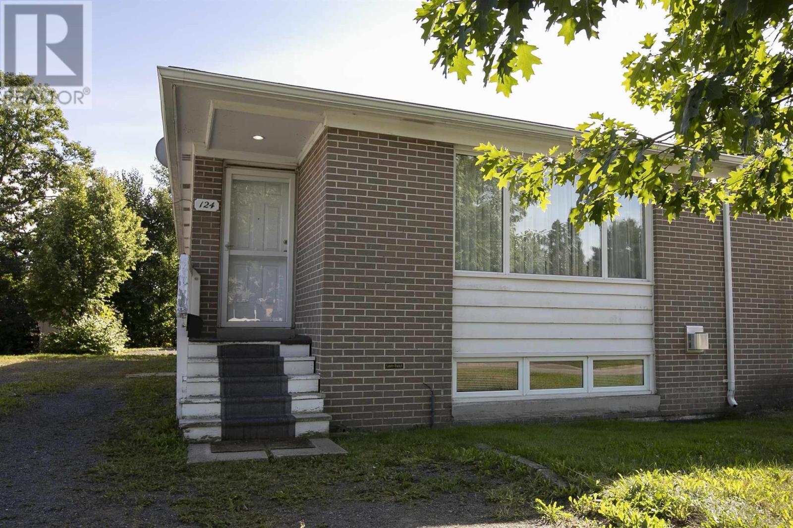 124 Princess Cres, Sault Ste. Marie, Ontario  P6B 3P5 - Photo 4 - SM262484