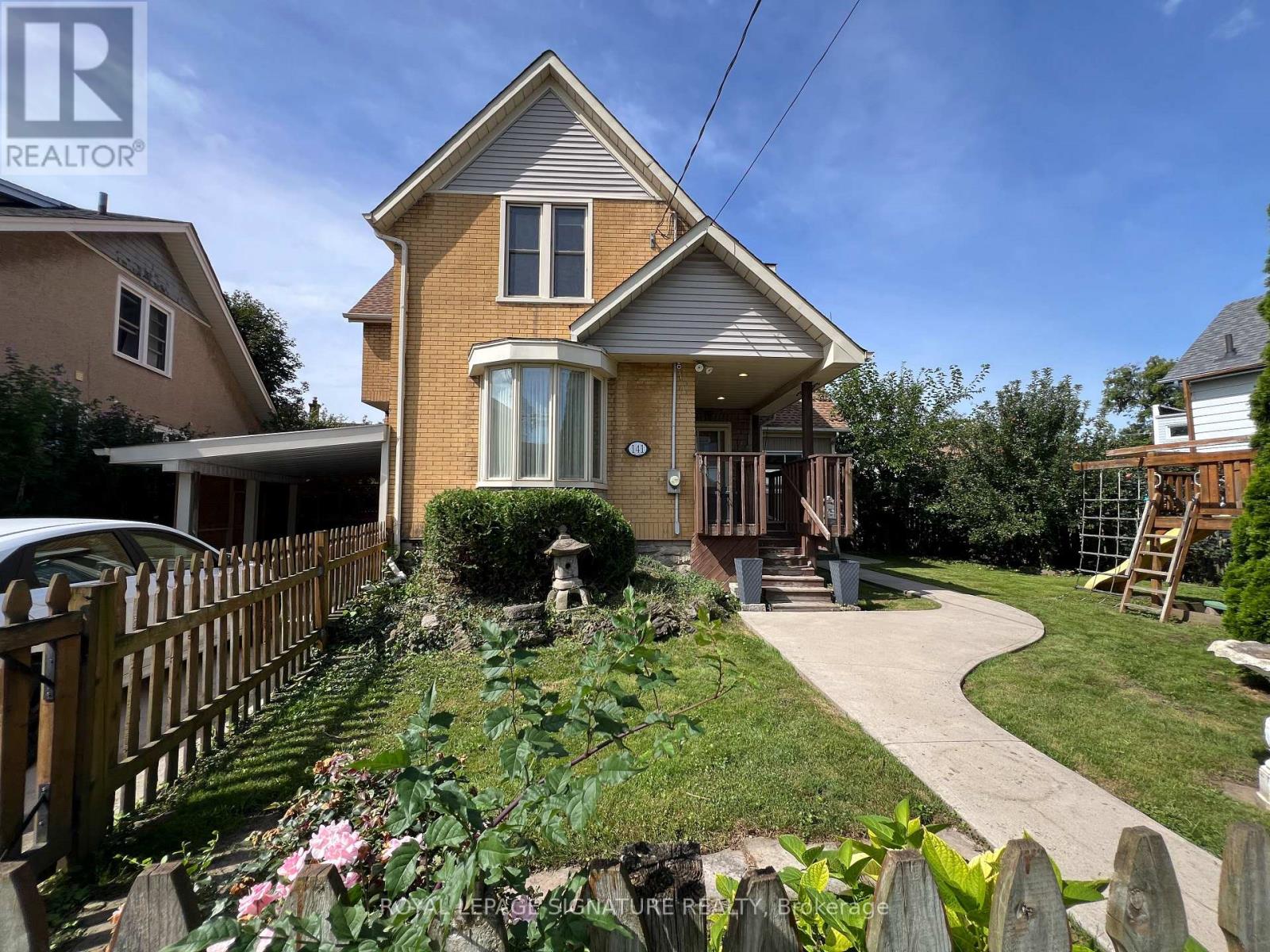 141 York Street, St. Catharines, Ontario  L2R 6E8 - Photo 2 - X13601234