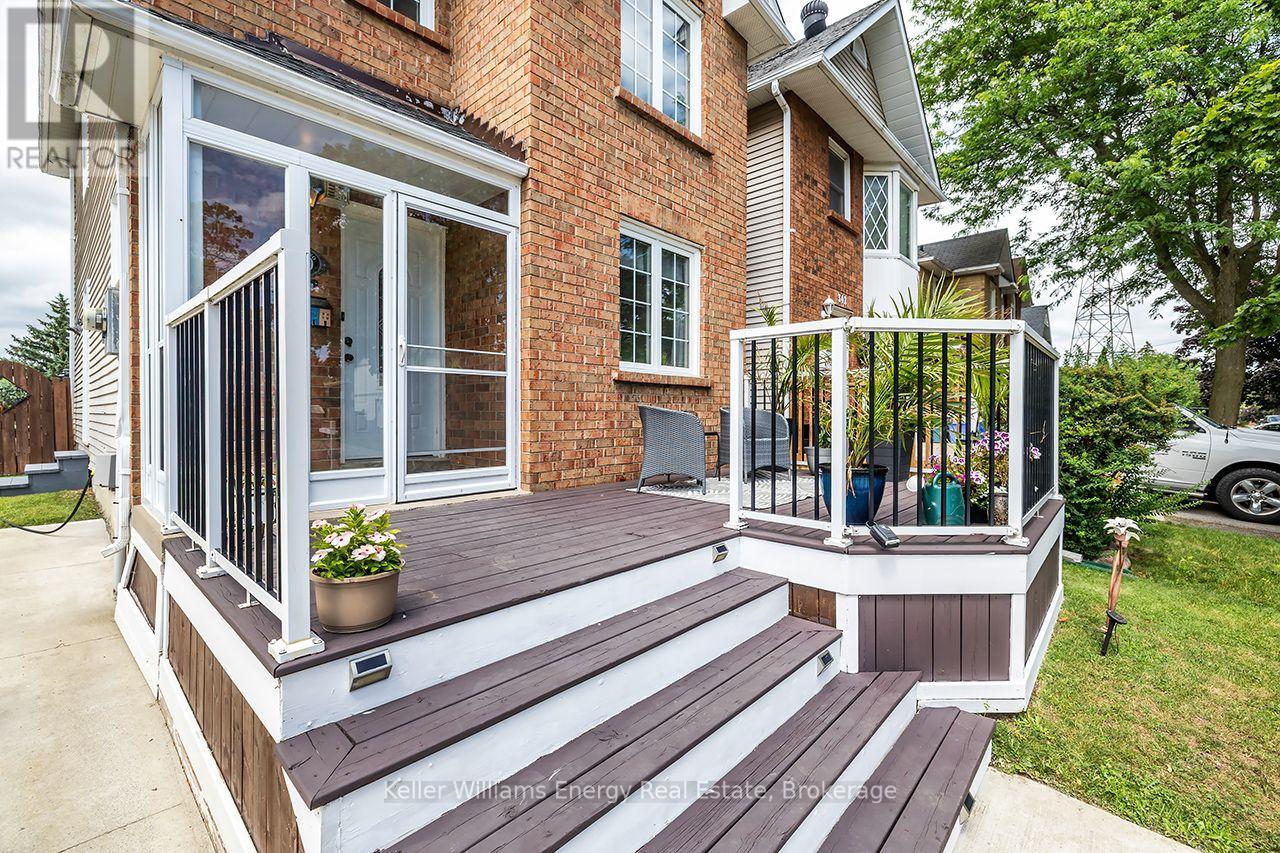 340 Pompano Court, Oshawa, Ontario L1K 1M9 - Photo 4 - E13765648