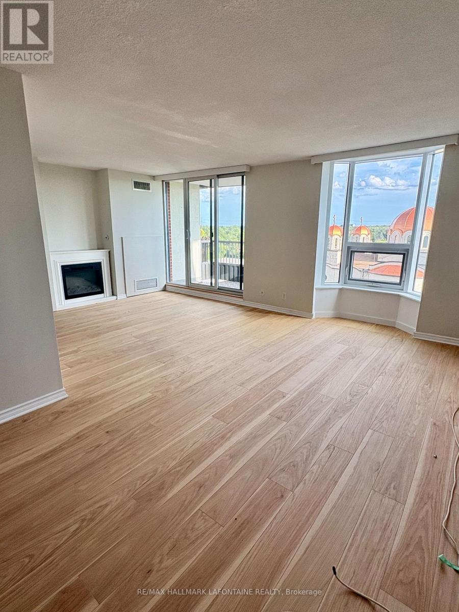 812 - 2951 Riverside Drive, Ottawa, Ontario  K1V 8W6 - Photo 2 - X13765564