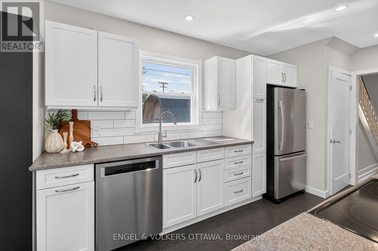 1520 Laperriere Avenue, Ottawa, Ontario  K1Z 7S9 - Photo 10 - X13765632