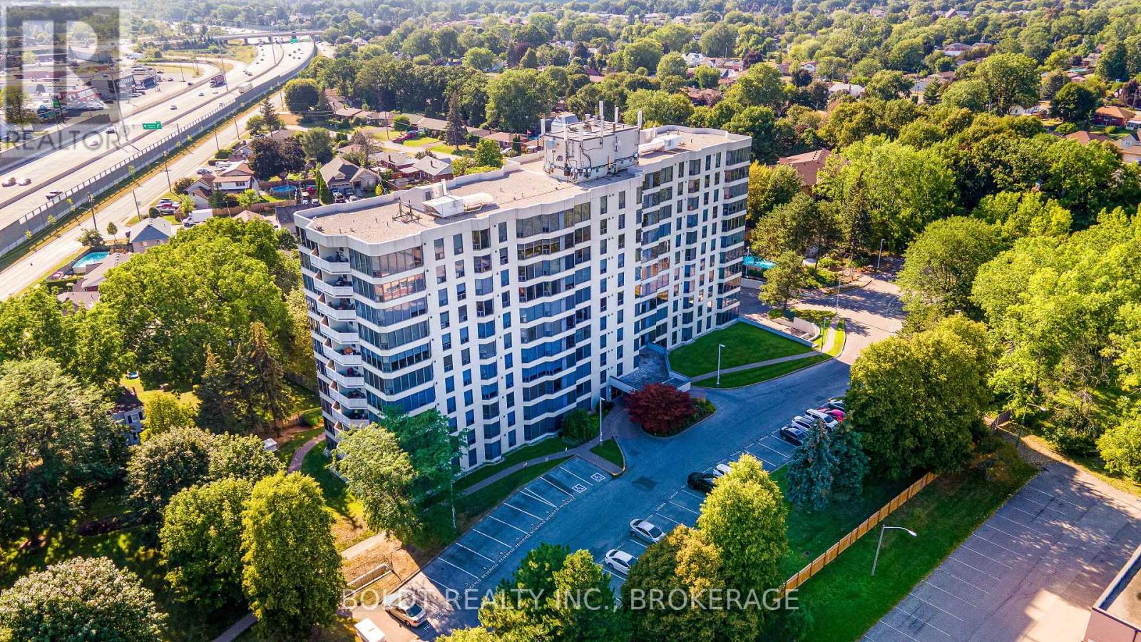 812 - 81 SCOTT STREET, St. Catharines, Ontario