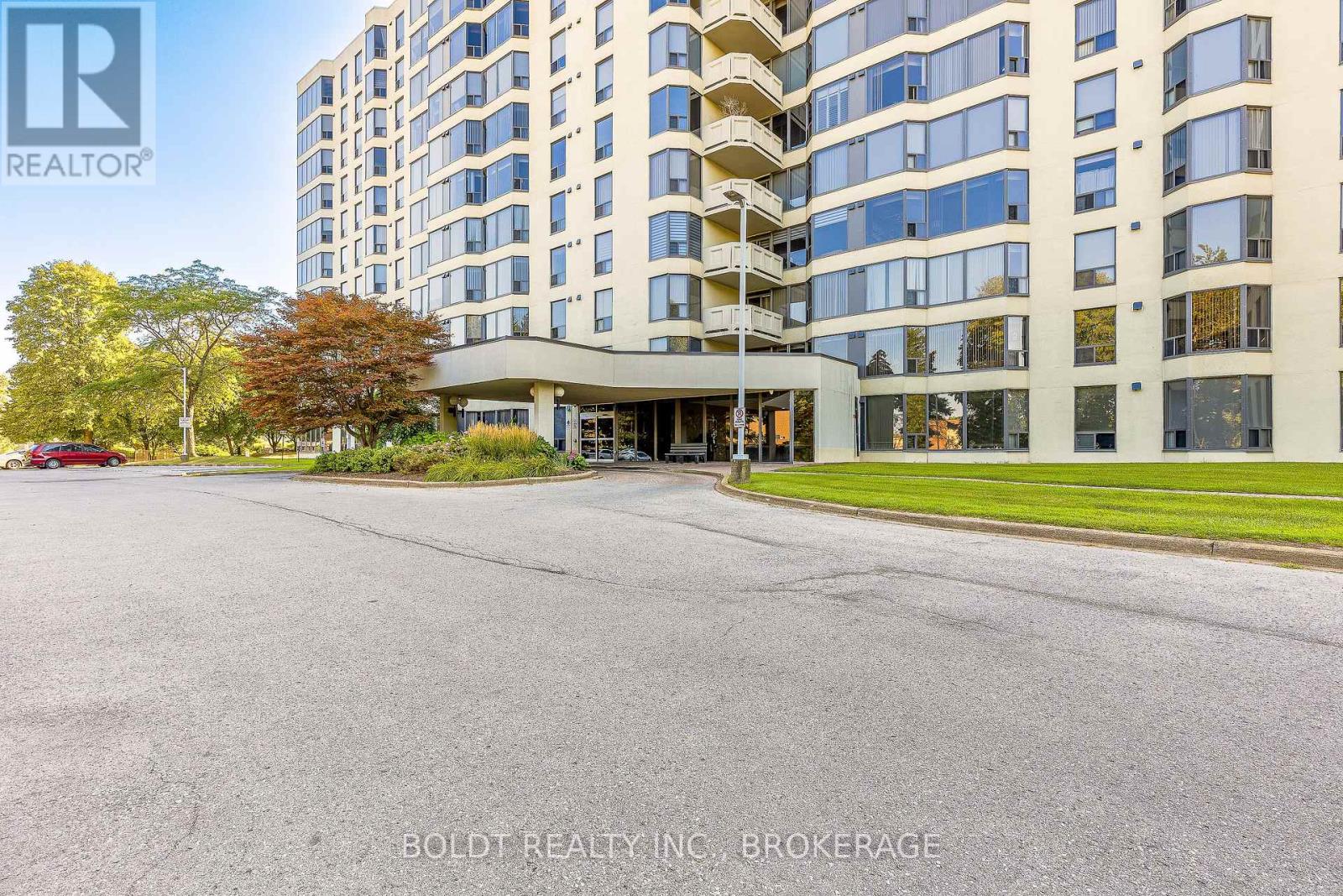 812 - 81 Scott Street, St. Catharines, Ontario  L2N 7L5 - Photo 3 - X13765638