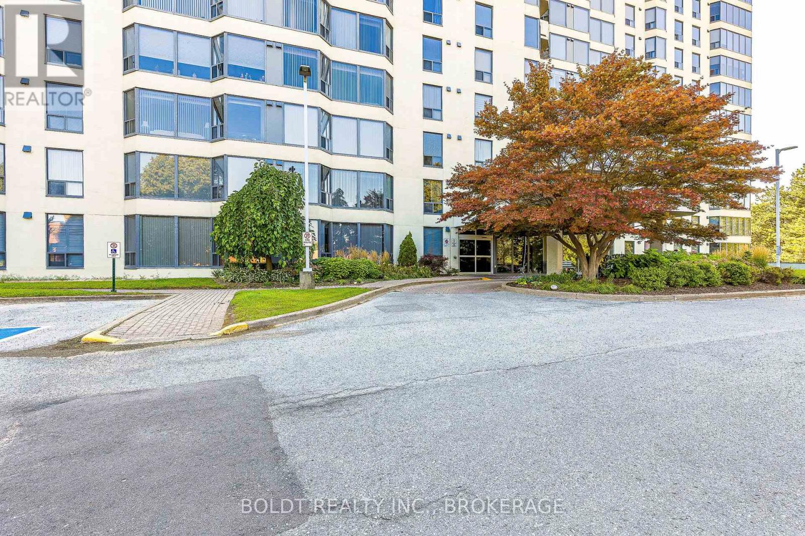 812 - 81 Scott Street, St. Catharines, Ontario  L2N 7L5 - Photo 4 - X13765638