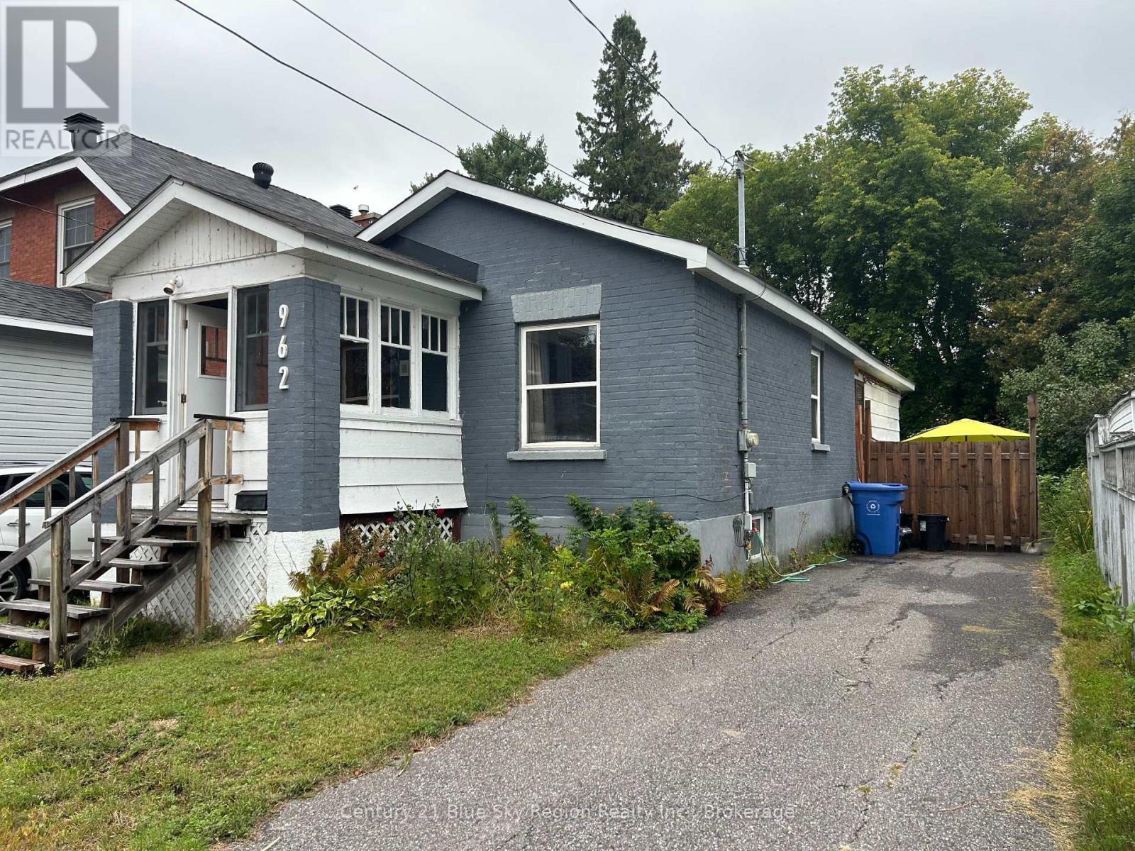 962 MAIN STREET W, North Bay, Ontario