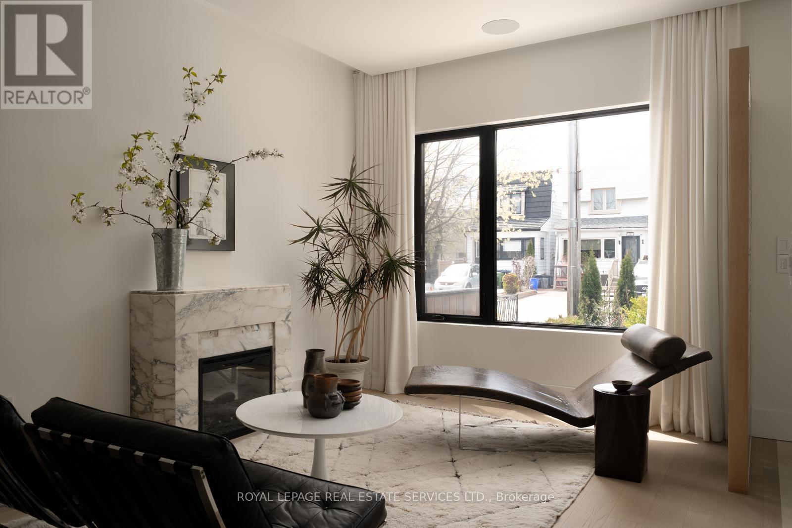 393a Arlington Avenue, Toronto, Ontario  M6C 3A1 - Photo 4 - C13765424