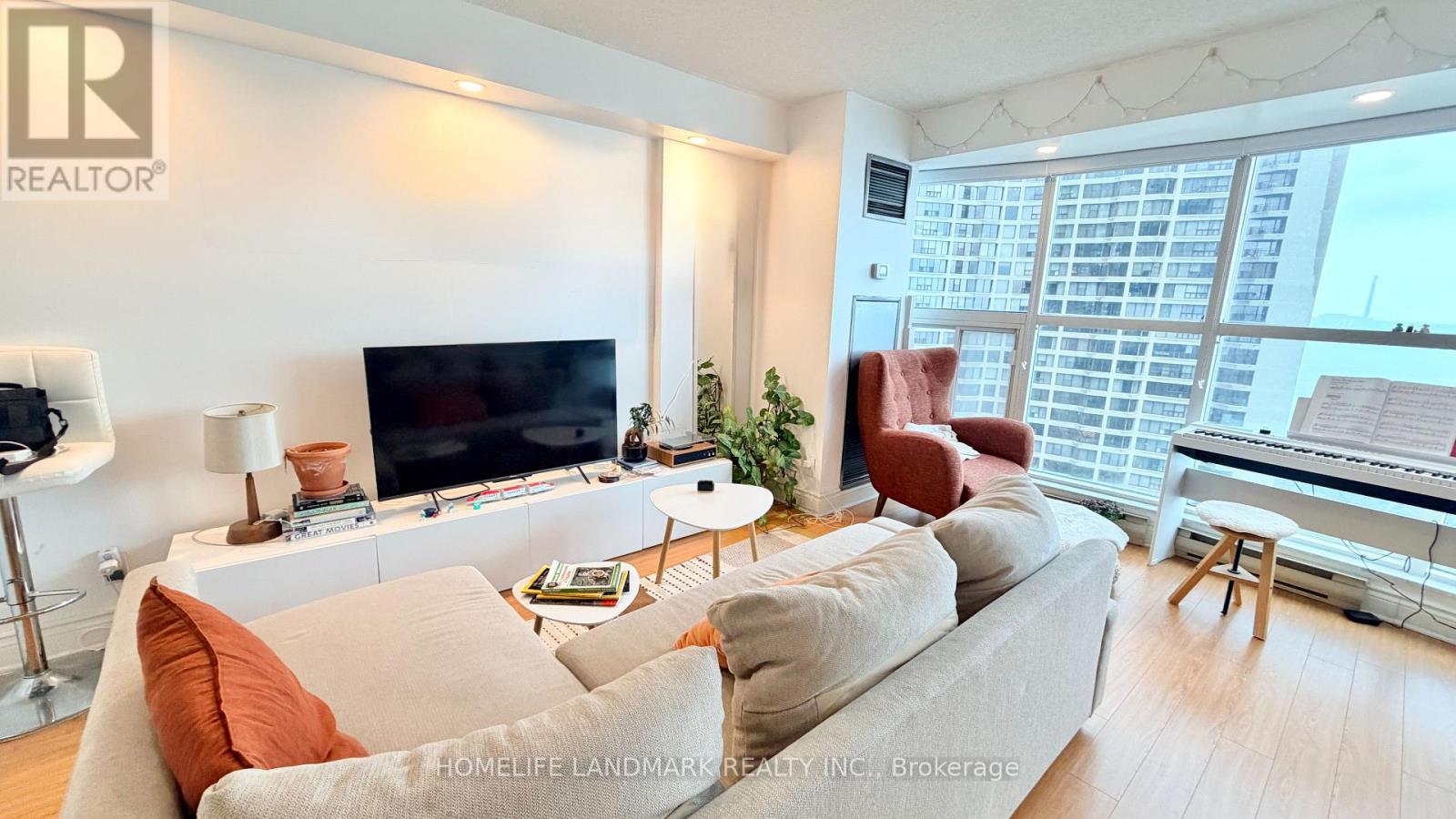 2405 - 99 HARBOUR SQUARE, Toronto, Ontario