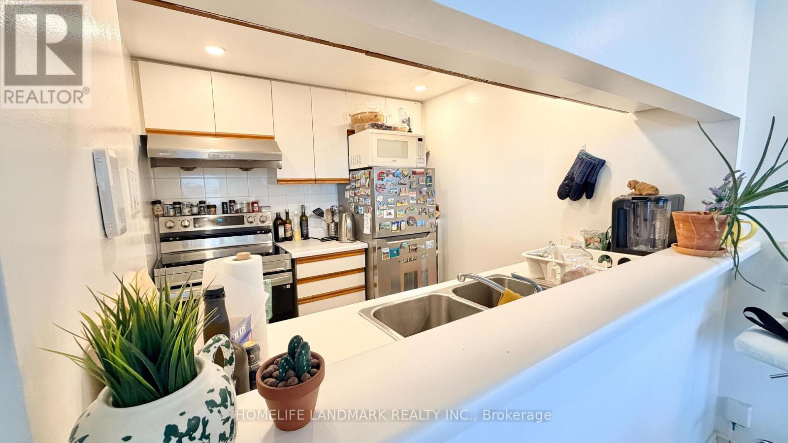 2405 - 99 Harbour Square, Toronto, Ontario M5J 2H2 - Photo 10 - C13765586