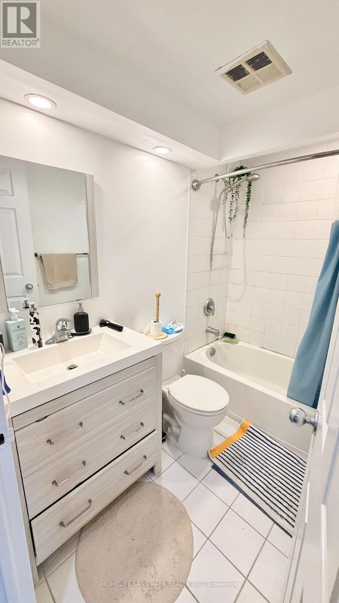 2405 - 99 Harbour Square, Toronto, Ontario M5J 2H2 - Photo 12 - C13765586
