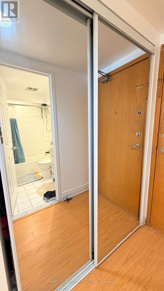 2405 - 99 Harbour Square, Toronto, Ontario M5J 2H2 - Photo 14 - C13765586