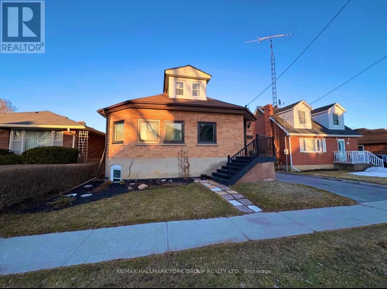 137 ROSEHILL BOULEVARD, Oshawa, Ontario