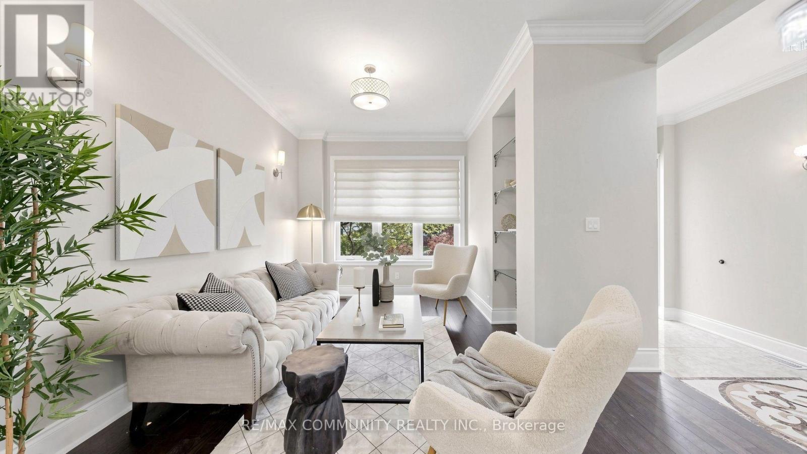 118 Harewood Avenue, Toronto, Ontario  M1M 2R5 - Photo 3 - E13765502