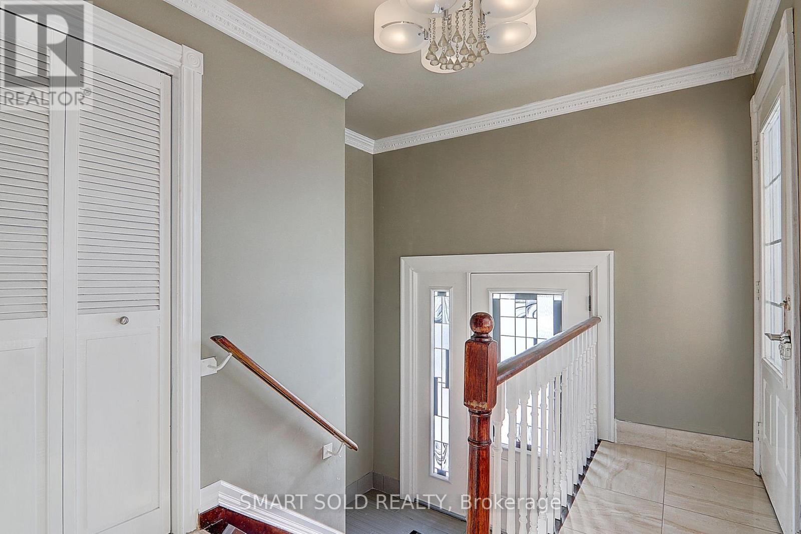 12 Glendinning Avenue, Toronto, Ontario  M1W 3G2 - Photo 2 - E13765512