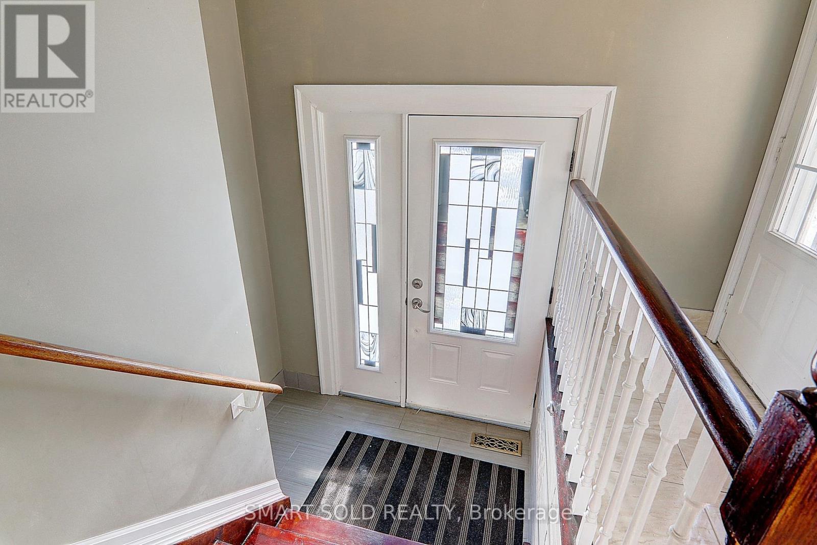 12 Glendinning Avenue, Toronto, Ontario  M1W 3G2 - Photo 3 - E13765512