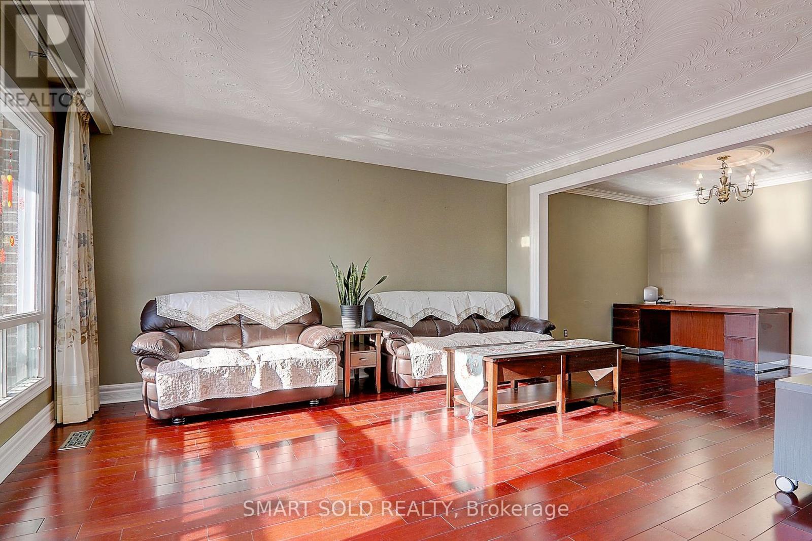 12 Glendinning Avenue, Toronto, Ontario  M1W 3G2 - Photo 4 - E13765512