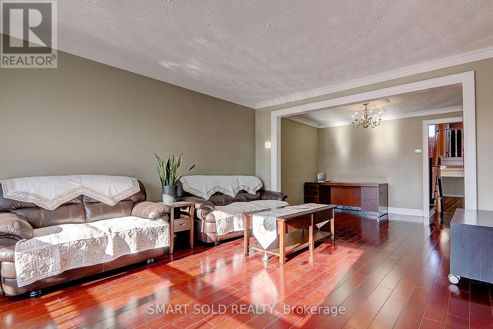 12 Glendinning Avenue, Toronto, Ontario  M1W 3G2 - Photo 5 - E13765512