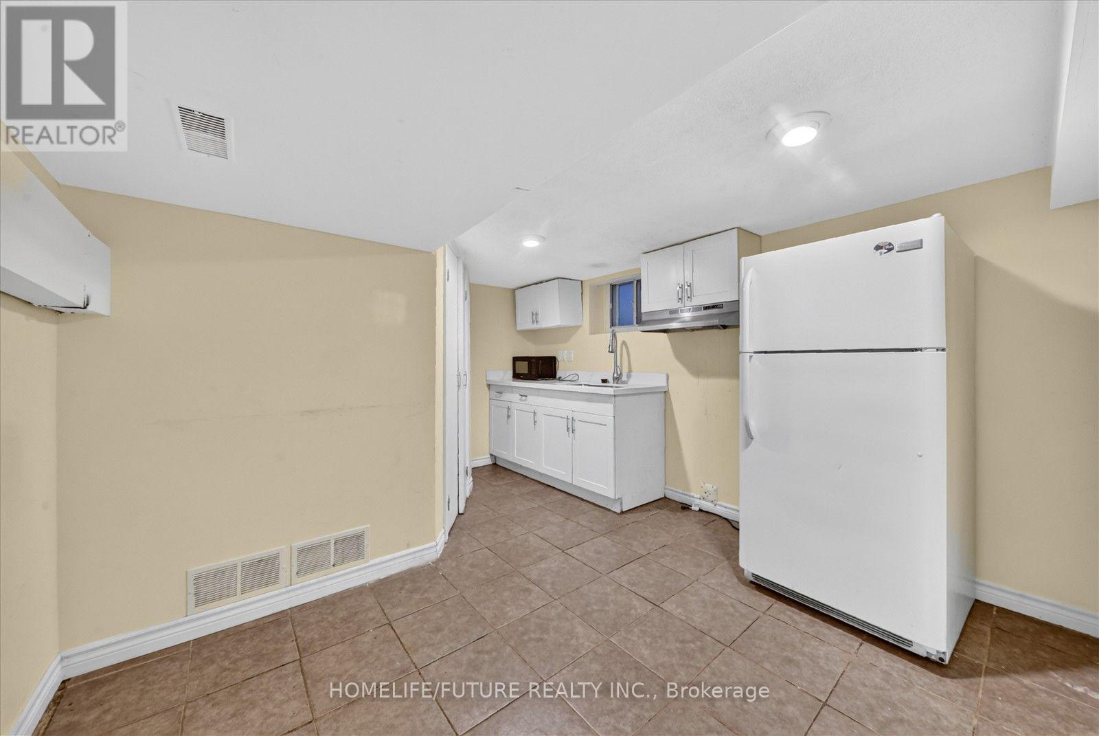 Bsmt - 46 Stamford Square N, Toronto, Ontario  M1L 1X6 - Photo 3 - E13765538