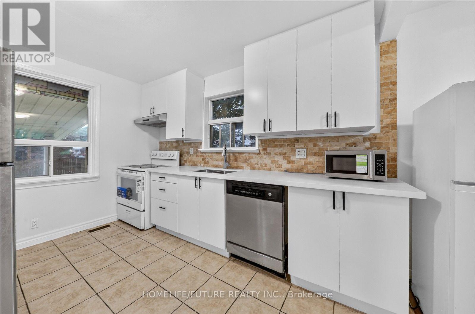 Main - 46 Stamford Square N, Toronto, Ontario  M1L 1X6 - Photo 10 - E13765548