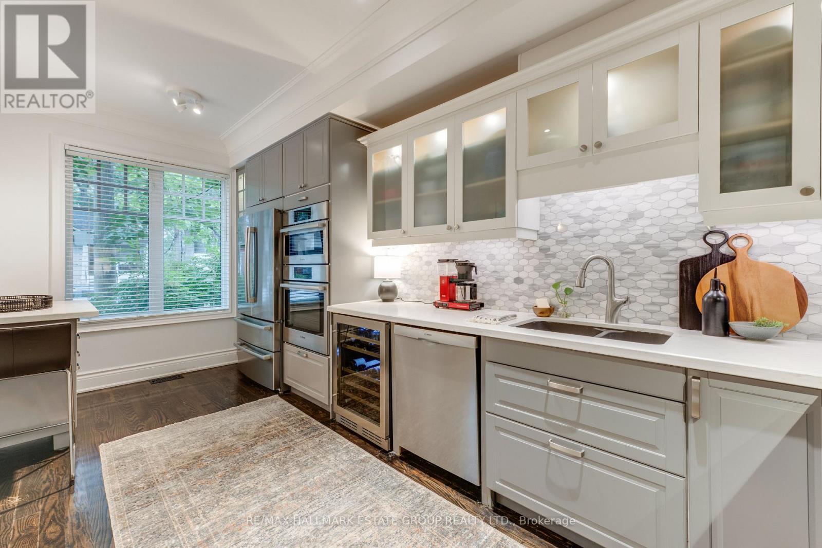 6b Scarborough Road, Toronto, Ontario  M4E 3M5 - Photo 4 - E13765652