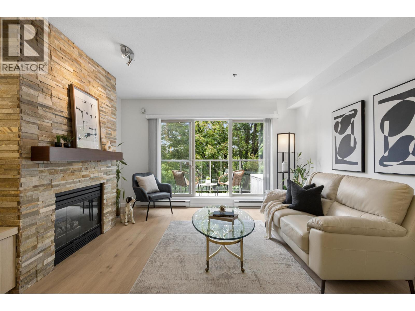 305 980 W 21ST STREET, vancouver, British Columbia