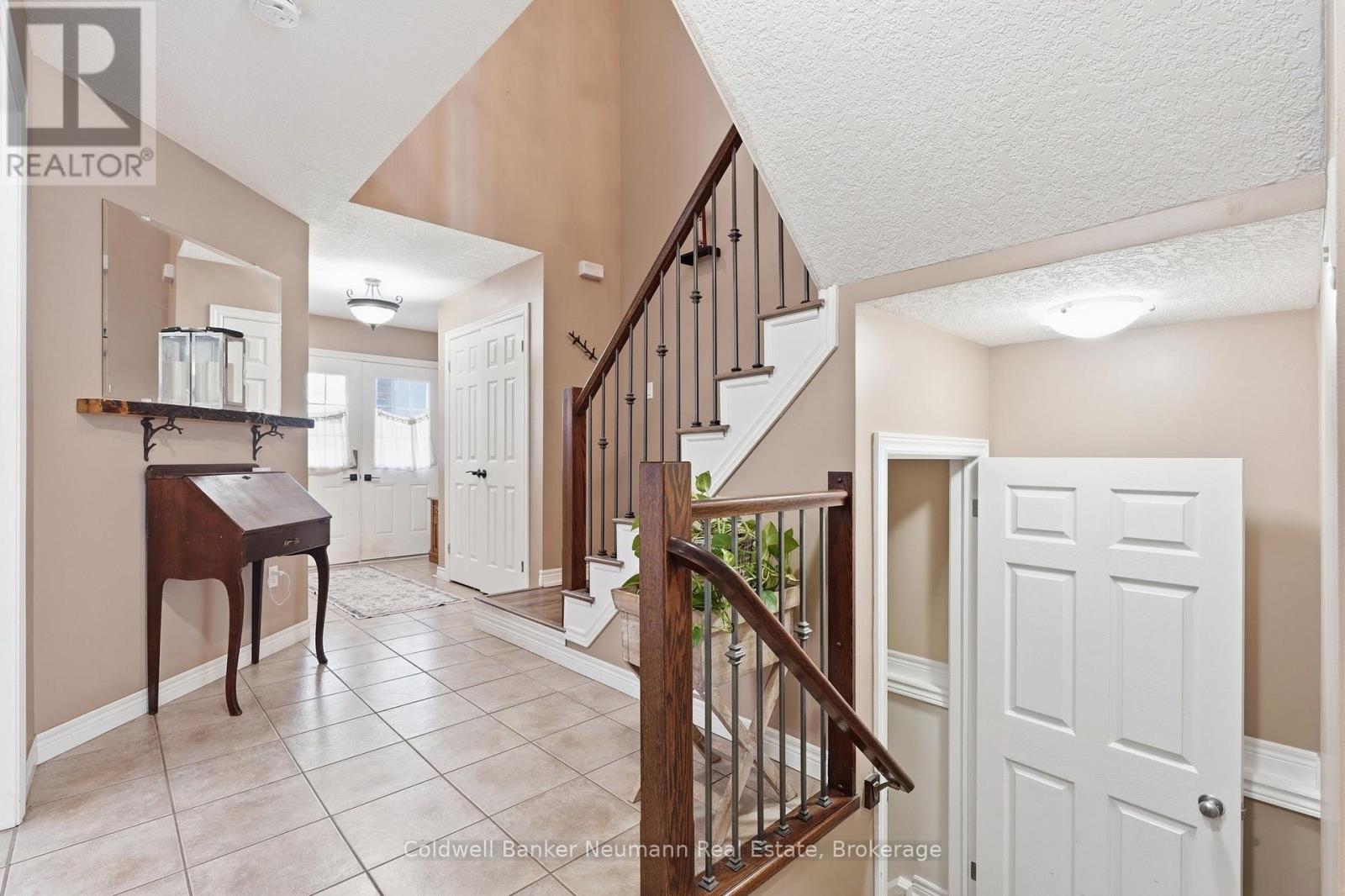 7 Henderson Drive, Guelph, Ontario N1E 0A1 - Photo 3 - X13765598
