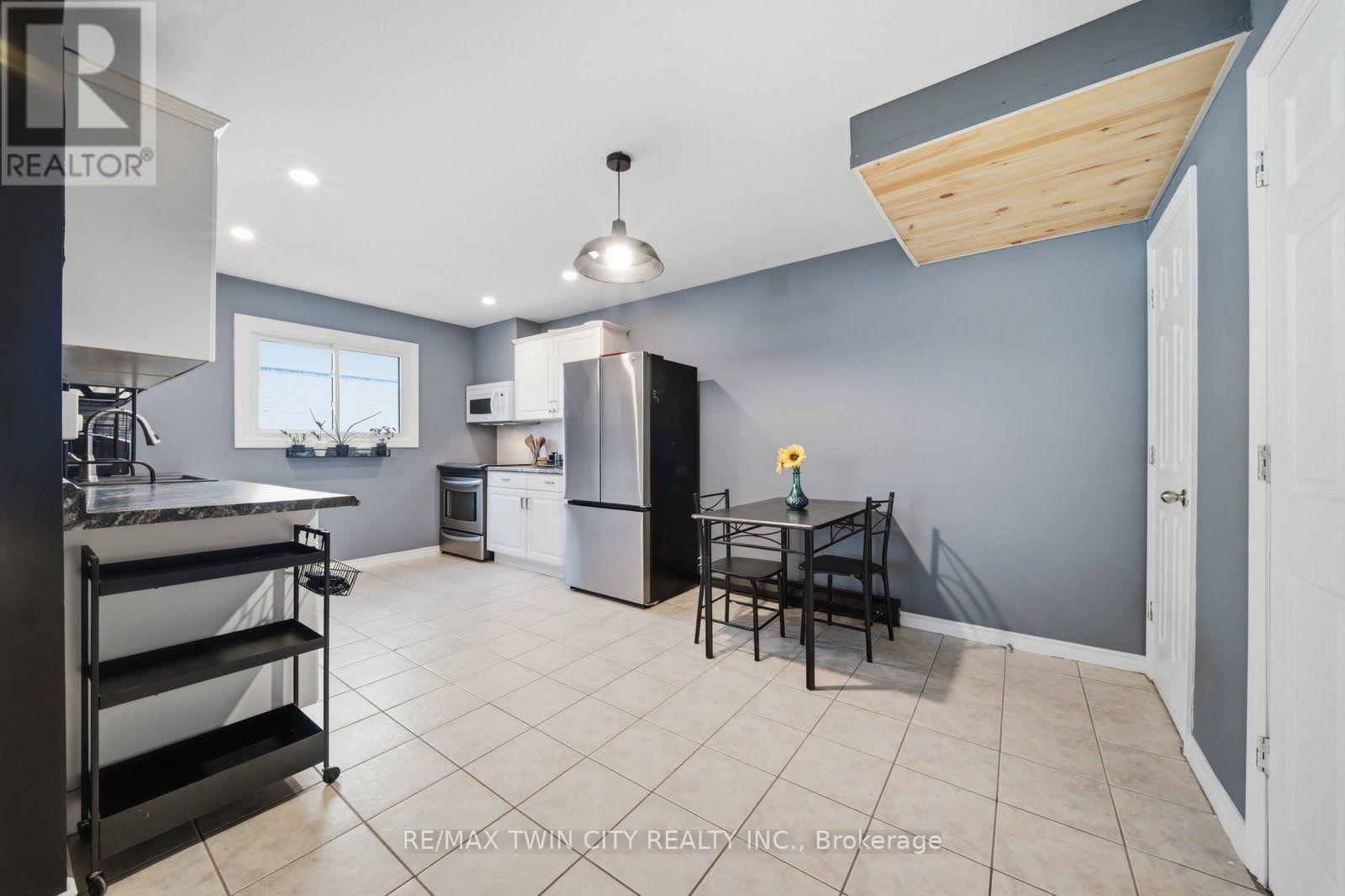 7- 63 Metcalife, Unit C Metcalfe Crescent, Vaughan, Ontario  N3R 2L7 - Photo 10 - N13765478