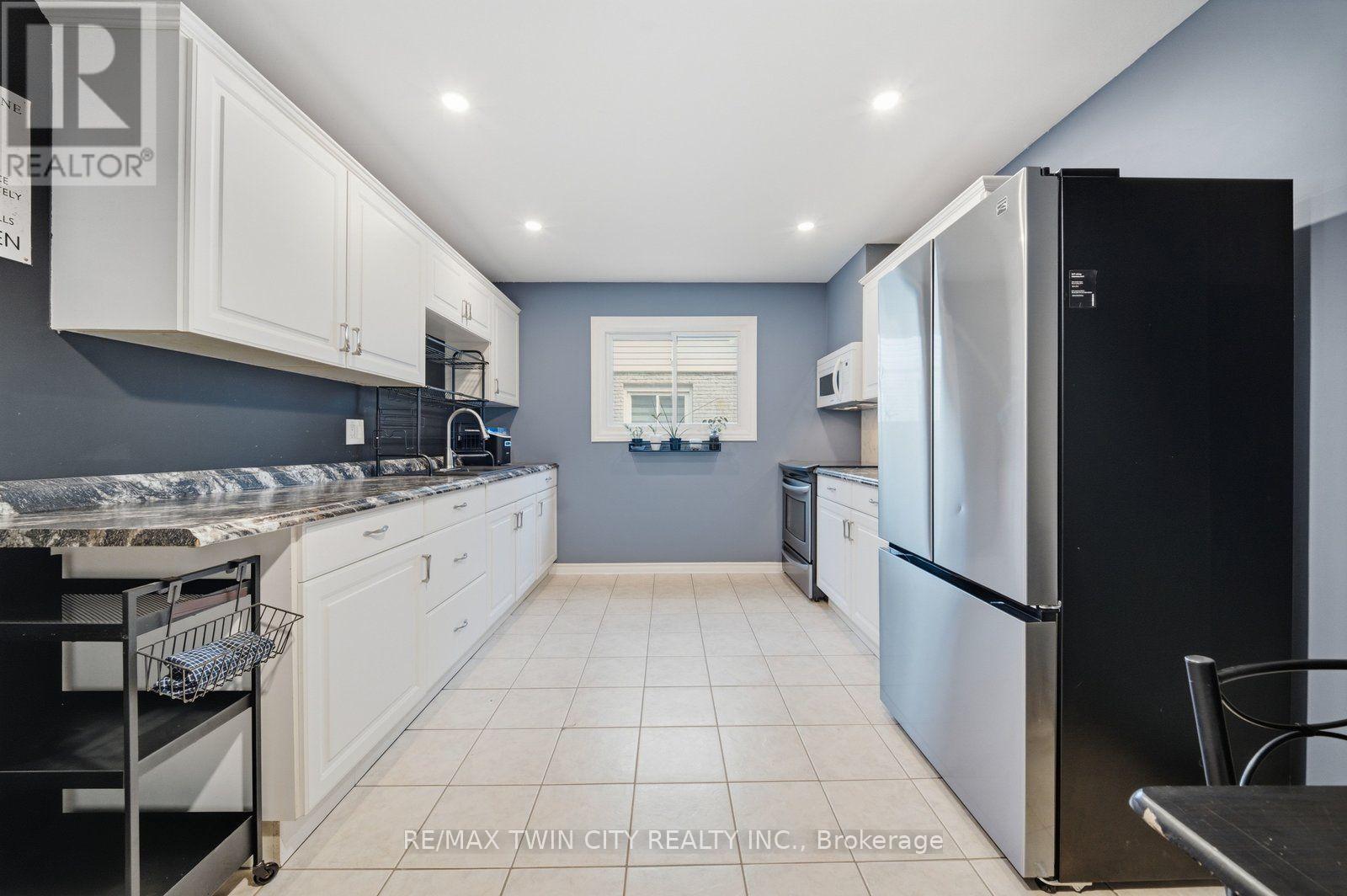 7- 63 Metcalife, Unit C Metcalfe Crescent, Vaughan, Ontario  N3R 2L7 - Photo 11 - N13765478