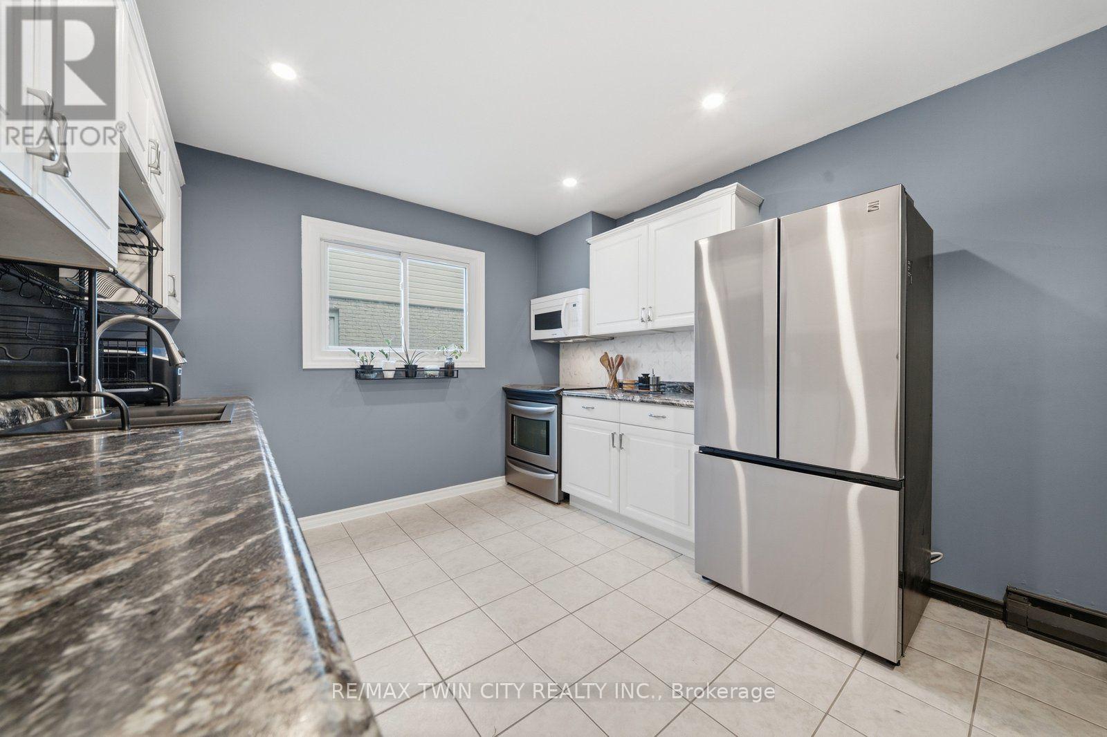 7- 63 Metcalife, Unit C Metcalfe Crescent, Vaughan, Ontario  N3R 2L7 - Photo 12 - N13765478