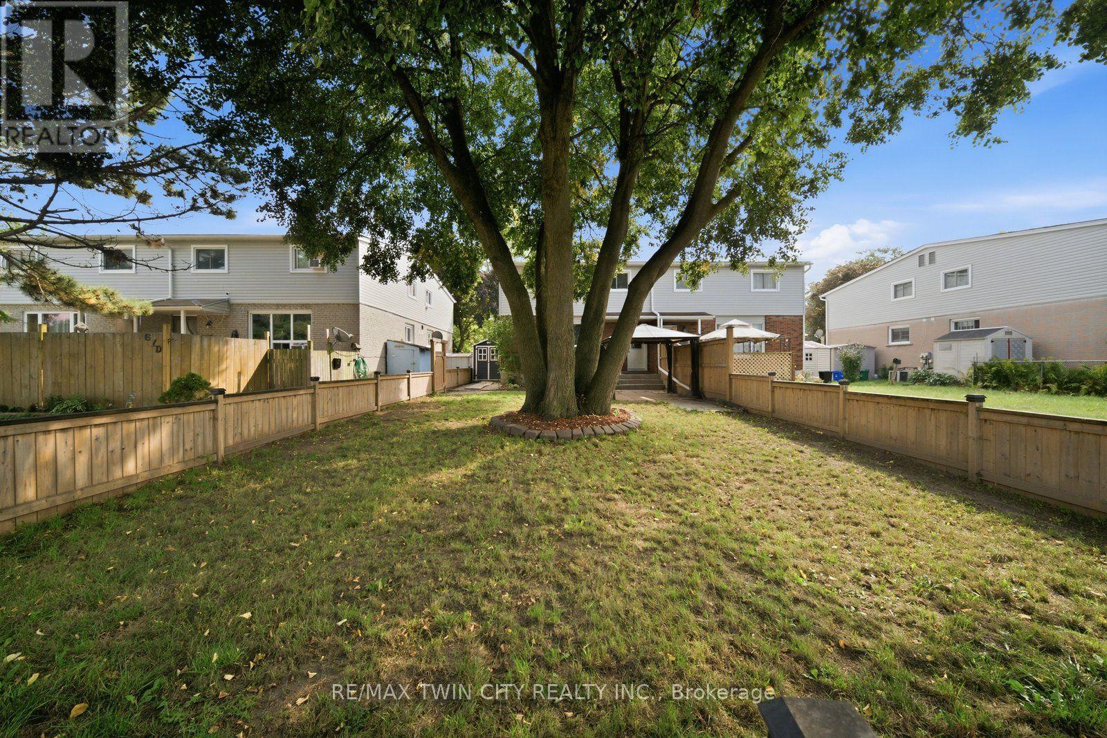 7- 63 Metcalife, Unit C Metcalfe Crescent, Vaughan, Ontario  N3R 2L7 - Photo 3 - N13765478