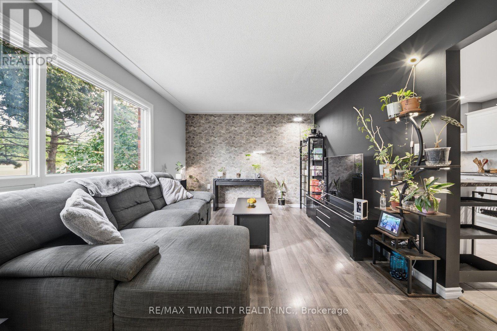 7- 63 Metcalife, Unit C Metcalfe Crescent, Vaughan, Ontario  N3R 2L7 - Photo 6 - N13765478