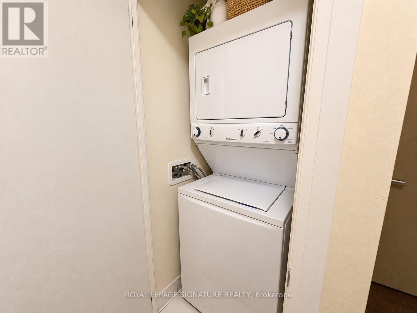 1616 - 160 Vanderhoof Avenue, Toronto, Ontario  M4G 4K3 - Photo 12 - C13763280