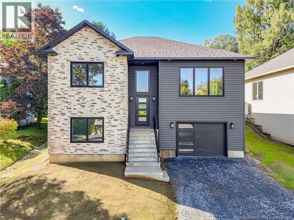 16 Mayflower Street, Fredericton, New Brunswick