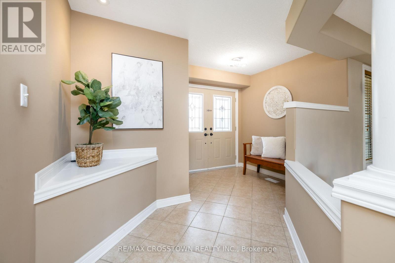 89 Sovereign's Gate, Barrie (Innis-Shore), Ontario L4N 0Y9 - Photo 2 - S13765570