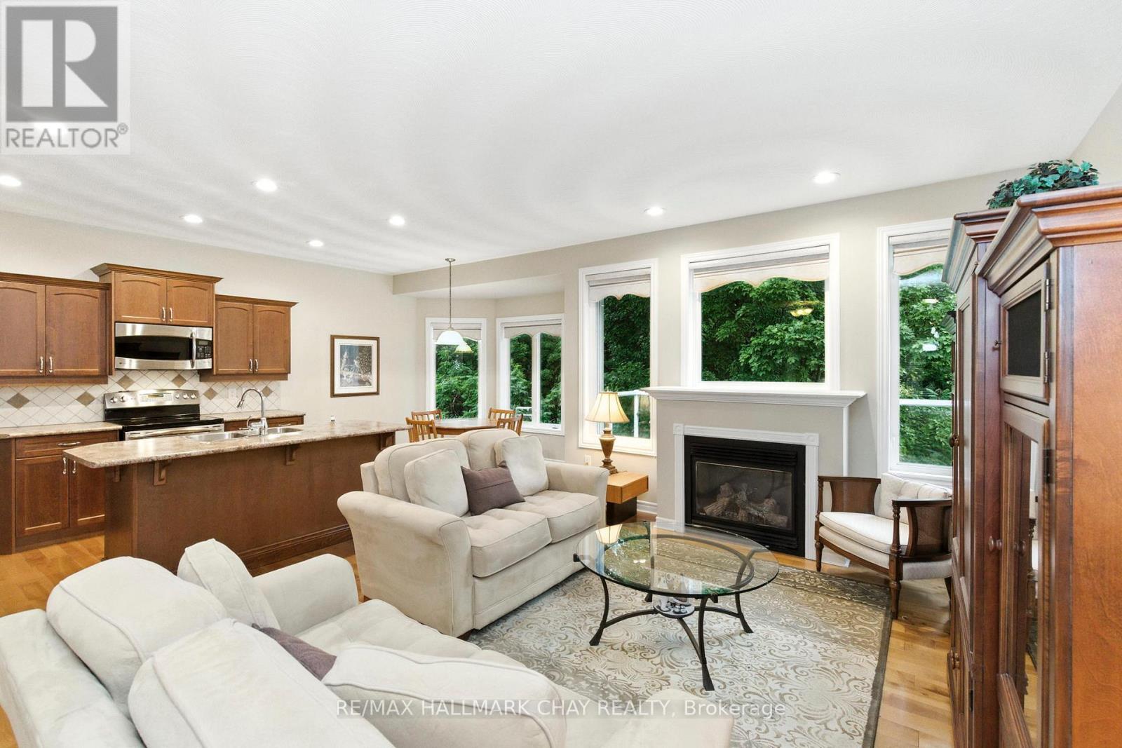 32 Valleycrest Drive, Oro-Medonte (Horseshoe Valley), Ontario  L0L 2L0 - Photo 6 - S13765630