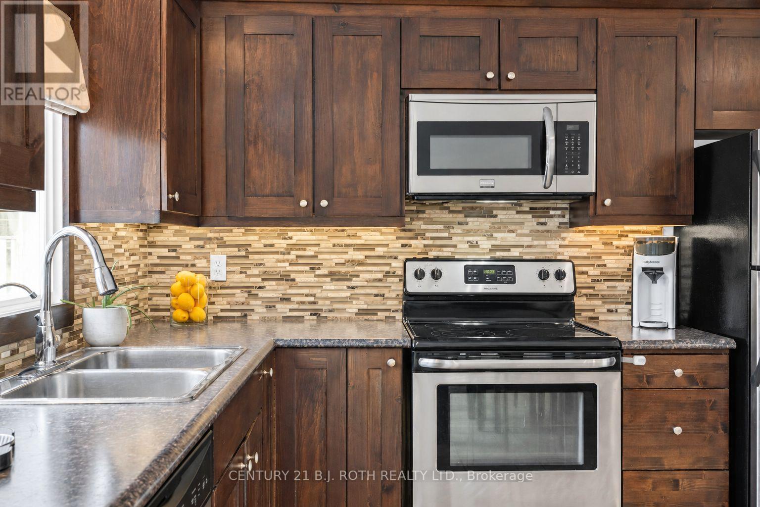 76 Fox Run, Barrie (Letitia Heights), Ontario  L4M 5A8 - Photo 10 - S13765254