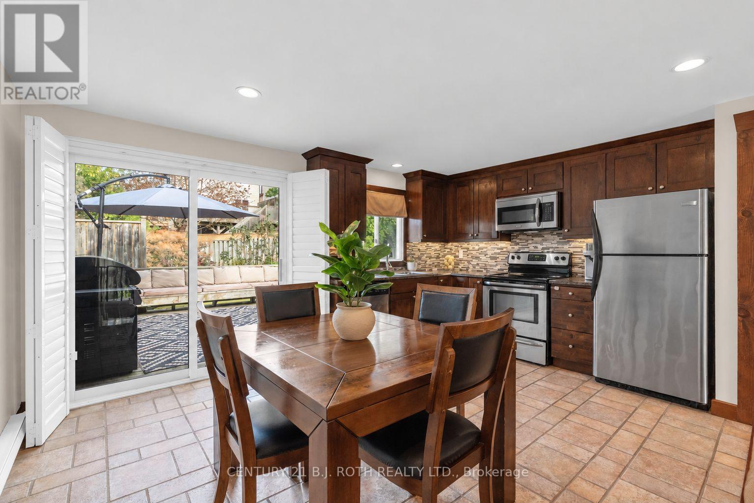 76 Fox Run, Barrie (Letitia Heights), Ontario  L4M 5A8 - Photo 9 - S13765254